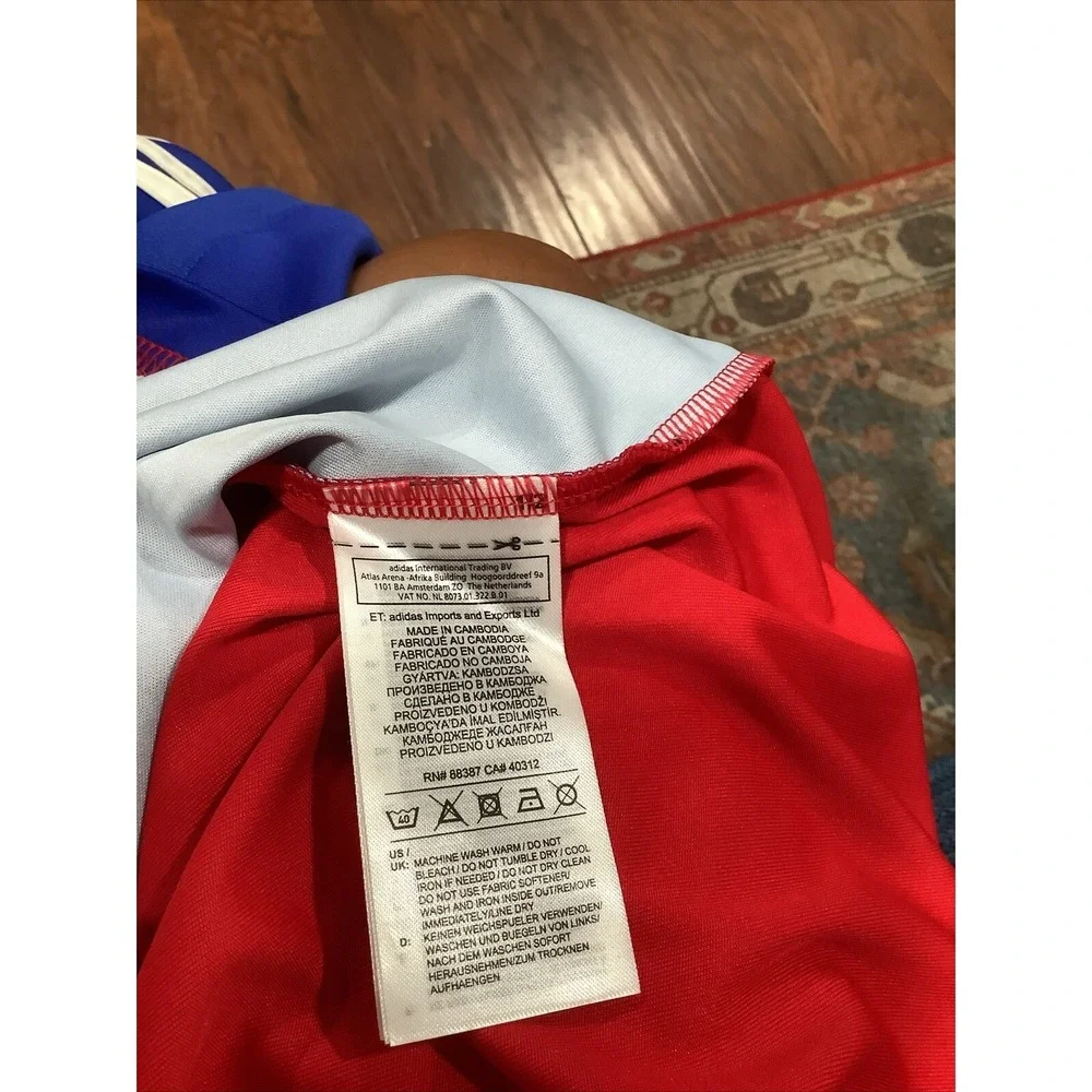 adidas small hole